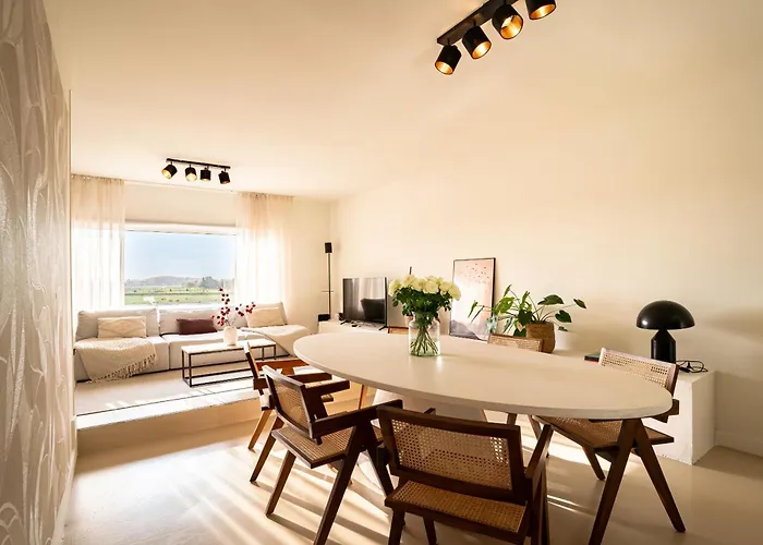 Maas Suites - The River House With Private Sauna